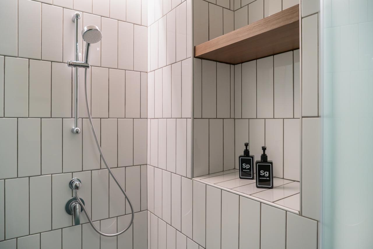 Triple Y Hotel Бангкок Экстерьер фото