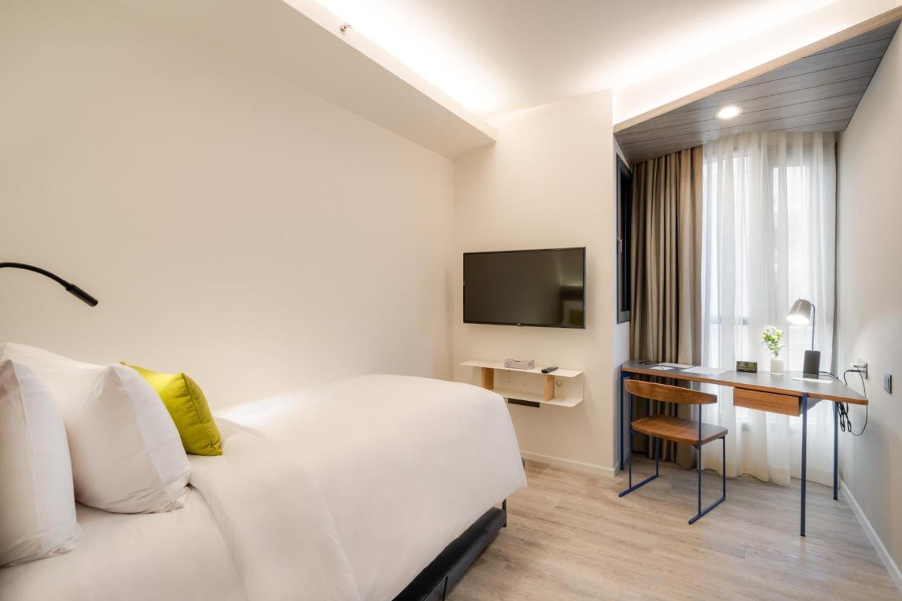 Triple Y Hotel Бангкок Экстерьер фото