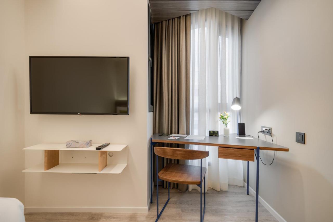 Triple Y Hotel Бангкок Экстерьер фото
