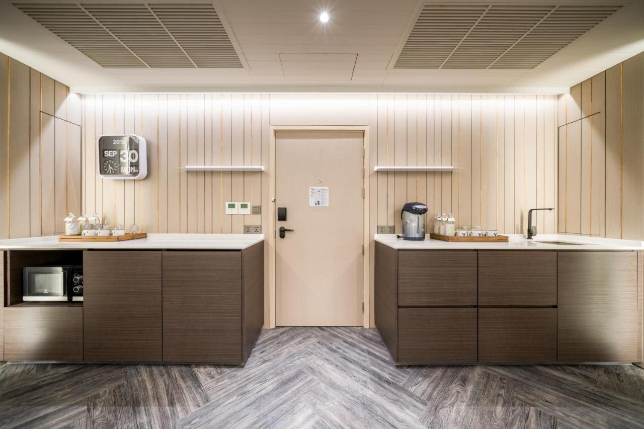 Triple Y Hotel Бангкок Экстерьер фото